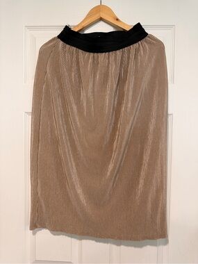 Pleated Taupe Midi Skirt with Black Waistband